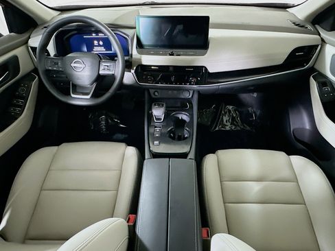 Used 2025 Nissan Rogue SL image 27