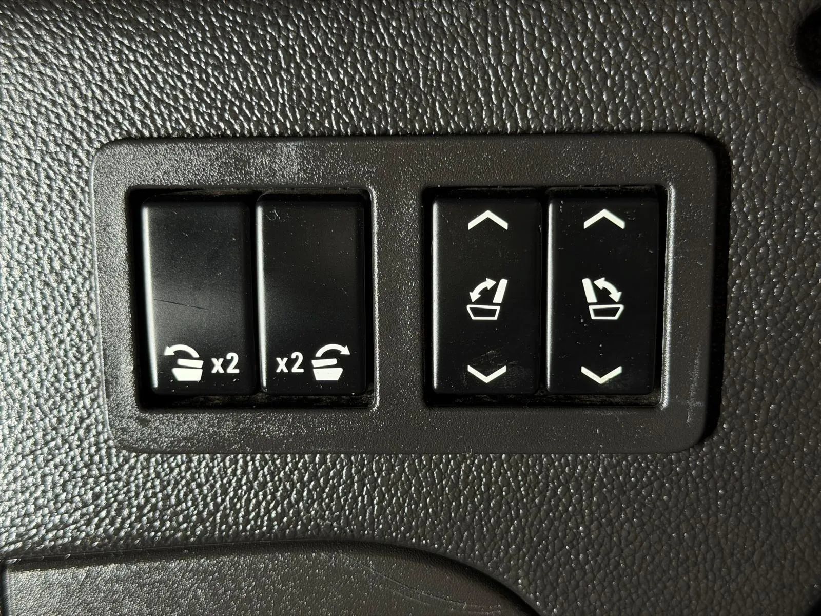 Used 2016 Chevrolet Suburban LTZ AWD/4WD image 16