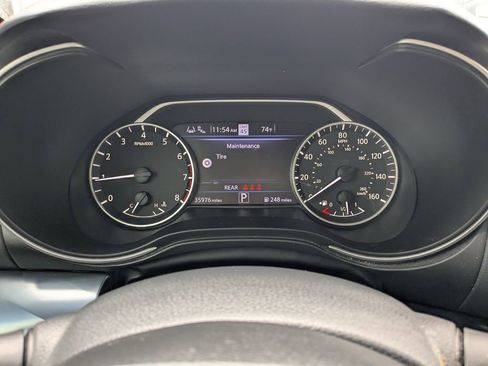 Used 2023 Nissan Maxima SR w/ Sport Mat Group image 24