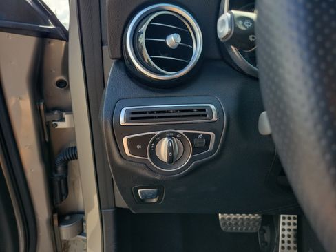 Used 2019 Mercedes-Benz GLC 300 image 20