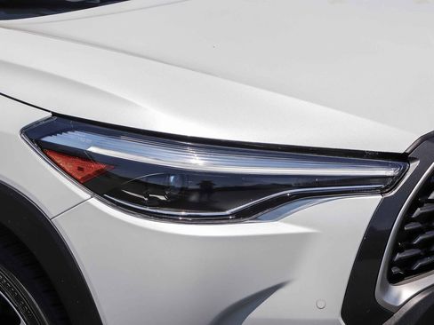 Certified 2023 Toyota Corolla Cross XLE w/ Convenience Package FWD image 12