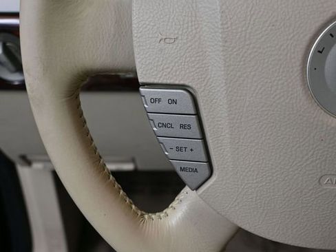 Used 2003 Lincoln Navigator Luxury image 26