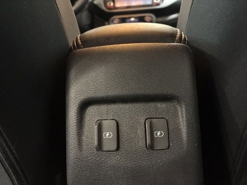 Used 2022 Nissan Kicks SV image 24