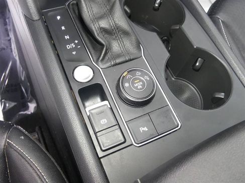 Used 2020 Volkswagen Atlas Cross Sport SE AWD/4WD image 40