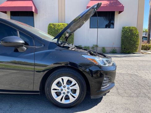 Used 2019 Chevrolet Cruze LS image 29