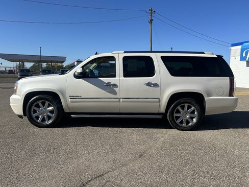 Used 2013 GMC Yukon XL Denali image 4