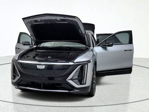 Used 2024 Cadillac Lyriq Sport RWD image 13