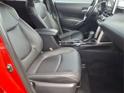Used 2023 Toyota Corolla Cross XLE AWD/4WD image 13