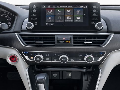 Used 2018 Honda Accord Touring image 16