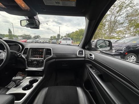 Used 2015 Jeep Grand Cherokee Altitude AWD/4WD image 31