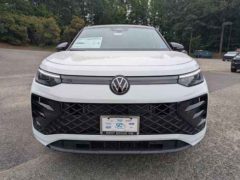 New 2026 Volkswagen Tiguan SE R-Line AWD/4WD image 9