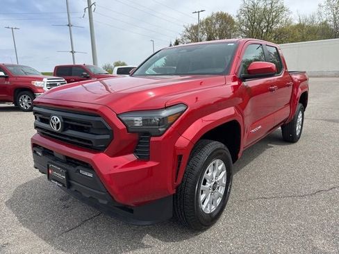 Used 2026 Toyota Tacoma SR5 AWD/4WD image 4