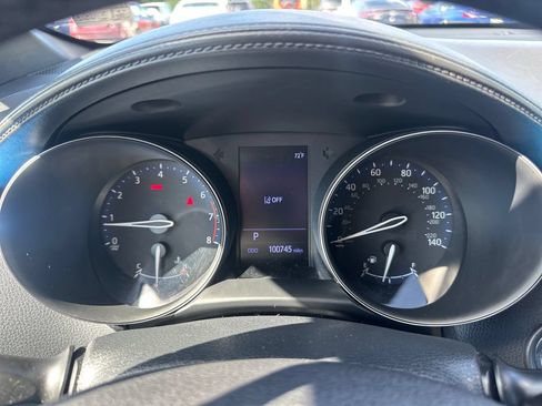Used 2019 Toyota C-HR XLE FWD image 21