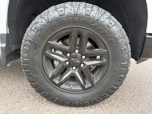 Used 2023 Chevrolet Silverado 1500 Custom Trail Boss AWD/4WD image 7
