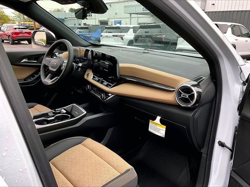 New 2026 Chevrolet Equinox ACTIV AWD/4WD image 10