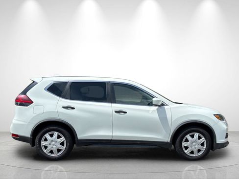 Used 2018 Nissan Rogue S FWD image 6