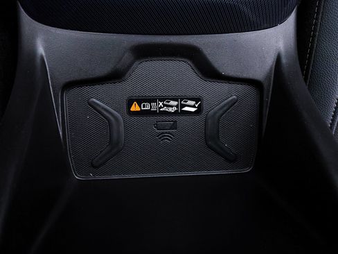Used 2020 Chevrolet Colorado Z71 AWD/4WD image 29