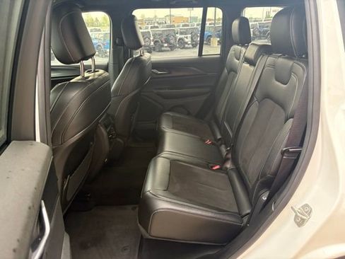 Certified 2024 Jeep Grand Cherokee Altitude image 24