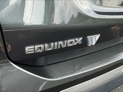 Used 2018 Chevrolet Equinox LS FWD image 24