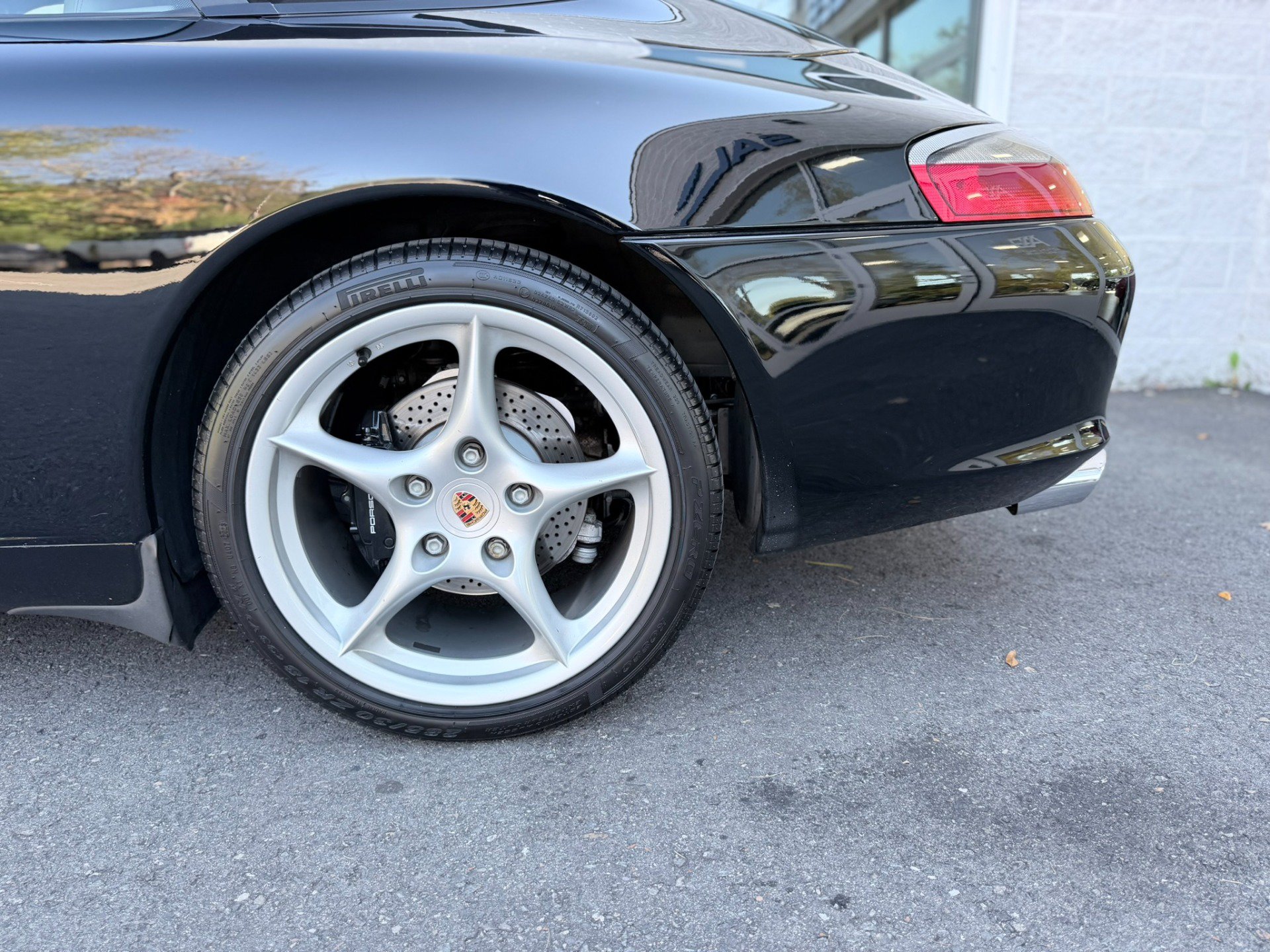 Used 2002 Porsche 911 Carrera 4 AWD/4WD image 73