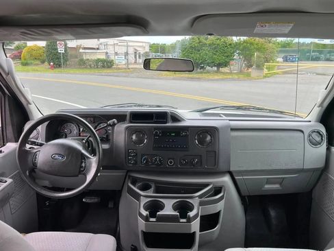 Used 2011 Ford E-150 and Econoline 150 w/ PWR Group RWD image 16
