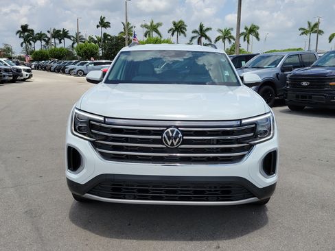 Used 2025 Volkswagen Atlas SE AWD/4WD image 2