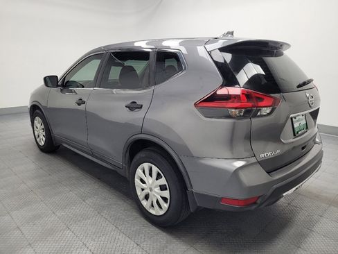 Used 2018 Nissan Rogue S FWD image 3