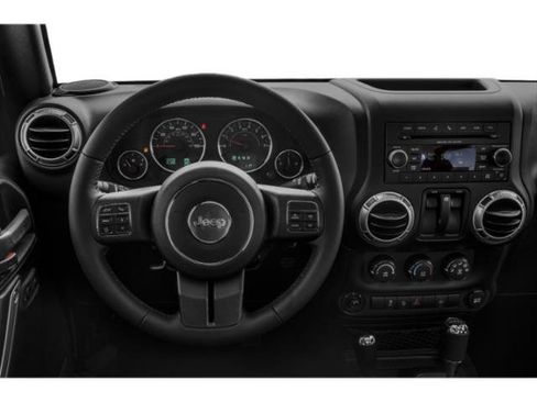 Used 2017 Jeep Wrangler Sahara w/ Connectivity Group AWD/4WD image 10