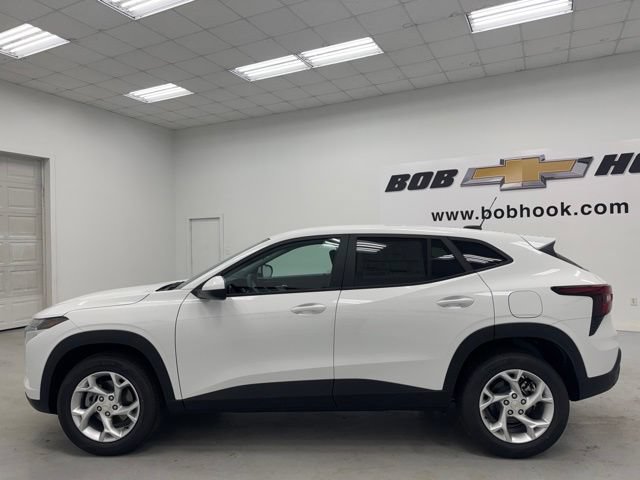 New 2026 Chevrolet Trax LS w/ LS Convenience Package FWD image 8