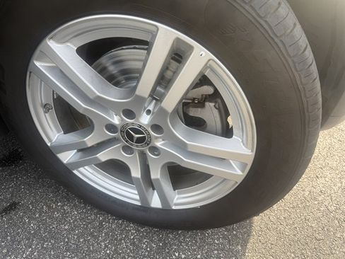 Used 2022 Mercedes-Benz GLB 250 4MATIC image 29