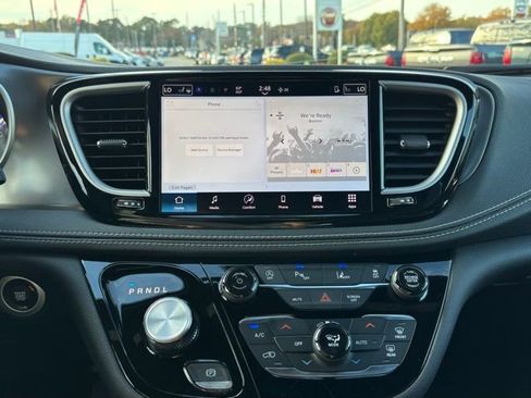 New 2026 Chrysler Pacifica Select image 20