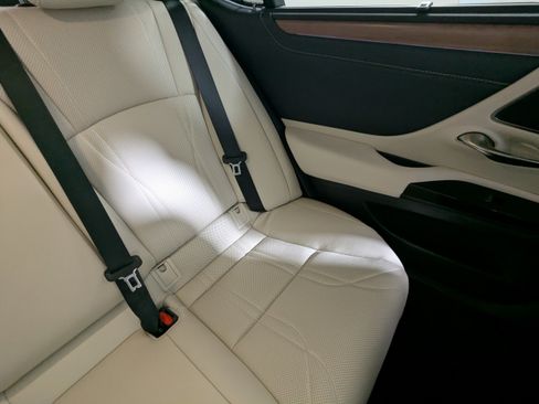 Used 2025 Lexus ES 350 Ultra Luxury FWD image 15