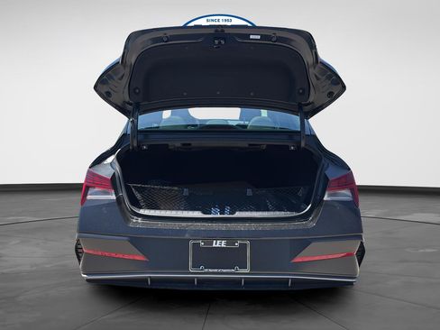 New 2026 Hyundai Elantra SEL Sport FWD image 17