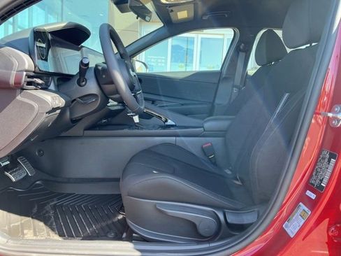 New 2025 Hyundai Elantra SEL image 10