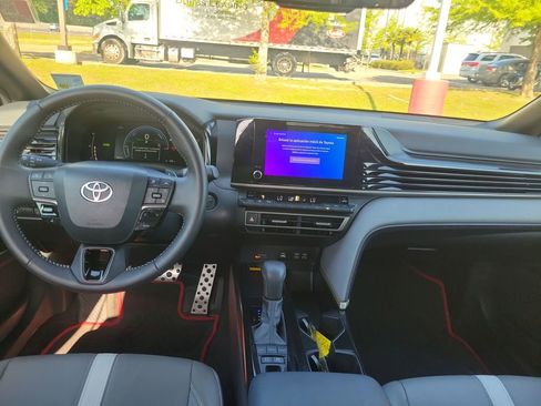 Used 2025 Toyota Camry SE w/ Convenience Package FWD image 26