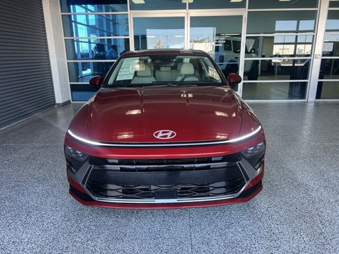 Used 2025 Hyundai Sonata SEL FWD image 2