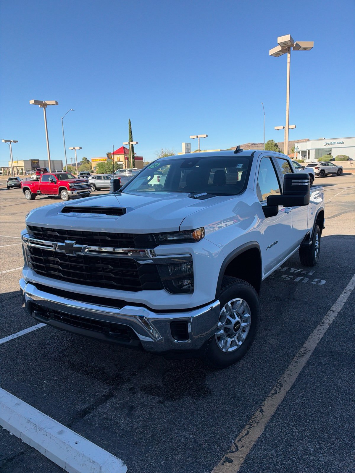 Used 2024 Chevrolet Silverado 2500 LT AWD/4WD image 2