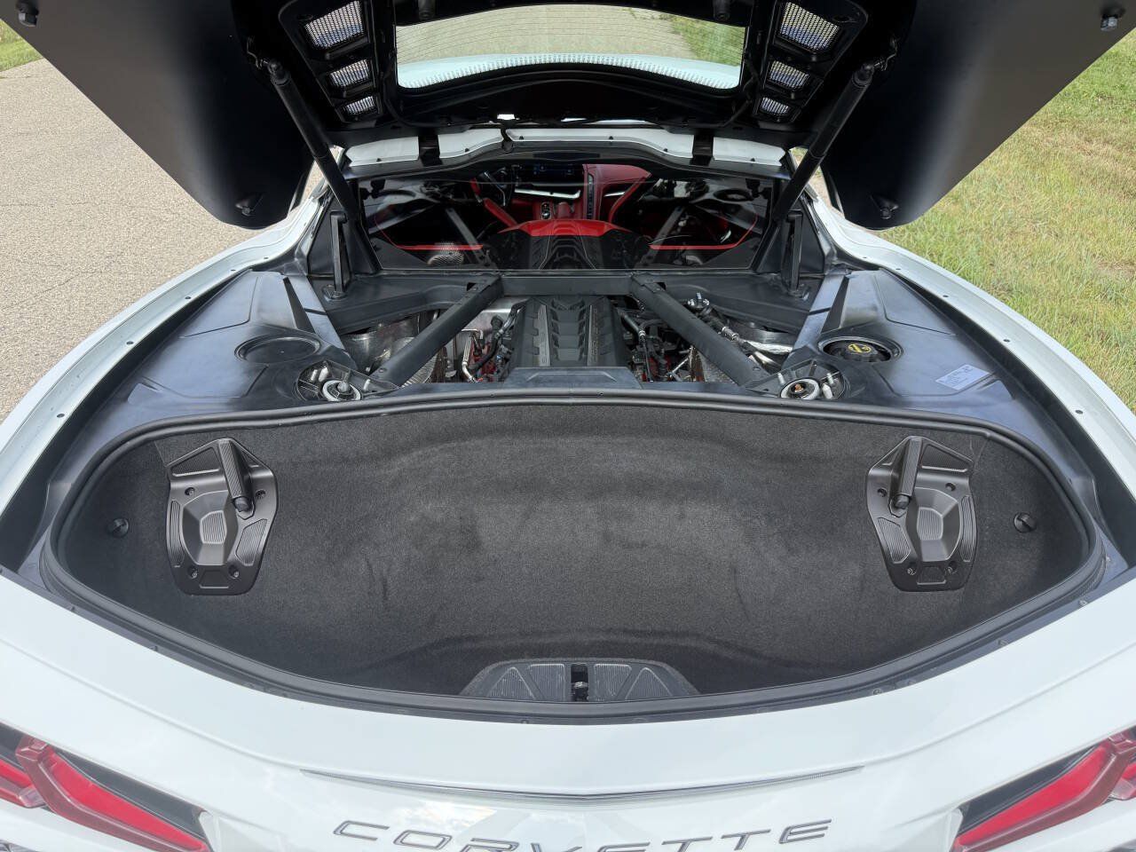 Used 2024 Chevrolet Corvette Stingray Premium Cpe w/ 3LT RWD image 14