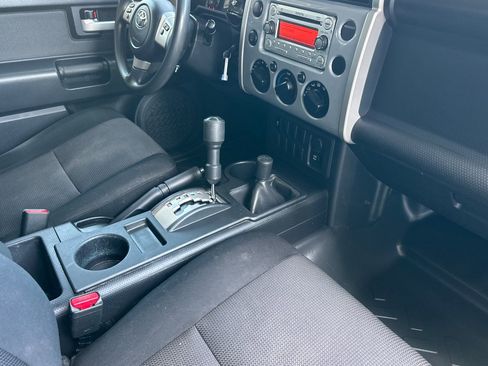 Used 2014 Toyota FJ Cruiser 4WD w/ Convenience Package image 14