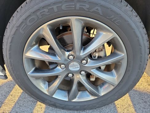 Used 2018 Dodge Durango GT w/ Premium Group RWD image 6