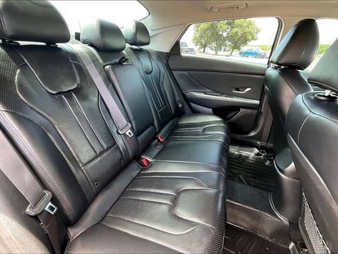 Used 2022 Hyundai Elantra SEL w/ Convenience + Premium Package FWD image 20