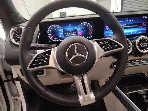 Certified 2026 Mercedes-Benz GLB 250 4MATIC image 16