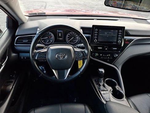 Used 2023 Toyota Camry SE image 11