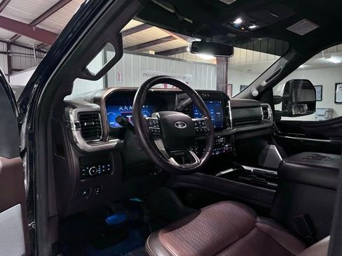 Used 2025 Ford F250 King Ranch w/ FX4 Off-Road Package image 9