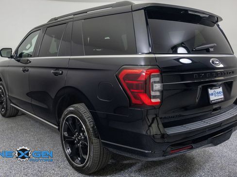 Used 2024 Ford Expedition Limited AWD/4WD image 5