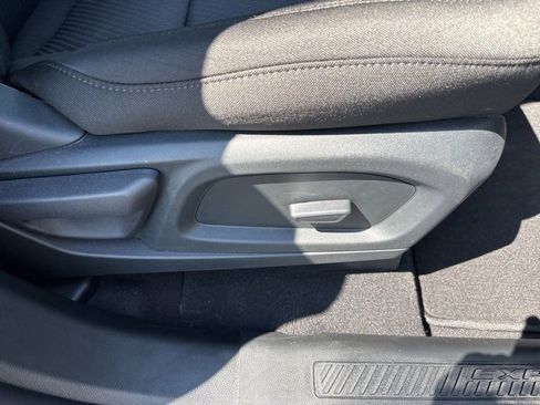 Used 2023 Ford Explorer XLT image 7