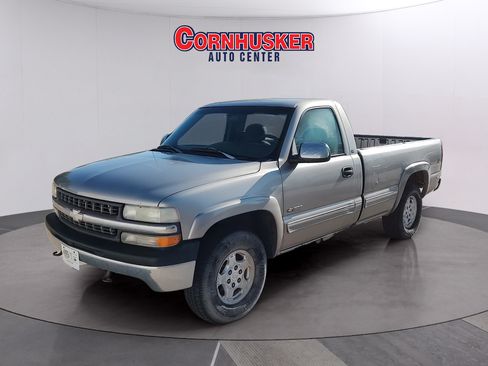 Used 2000 Chevrolet Silverado 1500 LS w/ Firm Ride Suspension Pkg AWD/4WD image 3