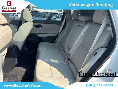 Used 2021 Nissan Rogue SV w/ Premium Package AWD/4WD image 14