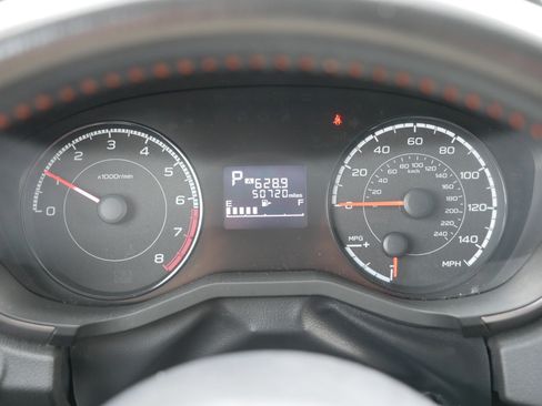 Used 2019 Subaru Crosstrek 2.0i Premium w/ Moonroof Package AWD/4WD image 21