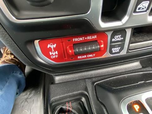 Used 2021 Jeep Wrangler Unlimited Rubicon AWD/4WD image 25